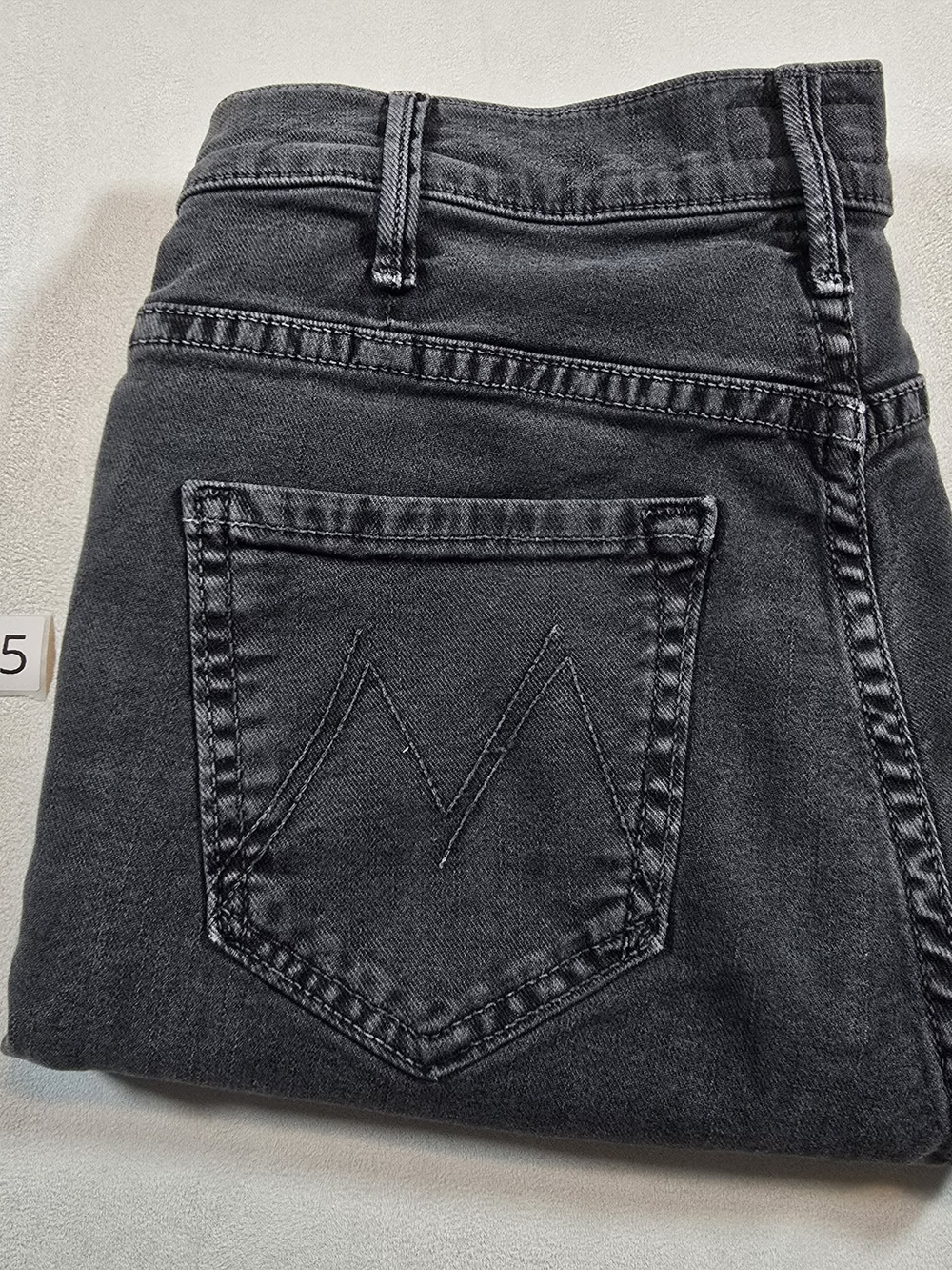 -MOTHER The Hustler Ankle Fray High Rise Jeans in Chalk Faded Black Size 25